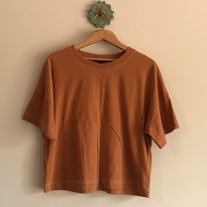 Cropped camel t-shirt, size M